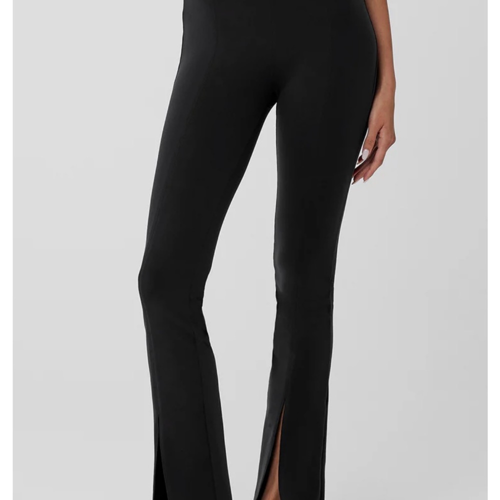 NWT ALO Yoga High-waist Flutter Legging